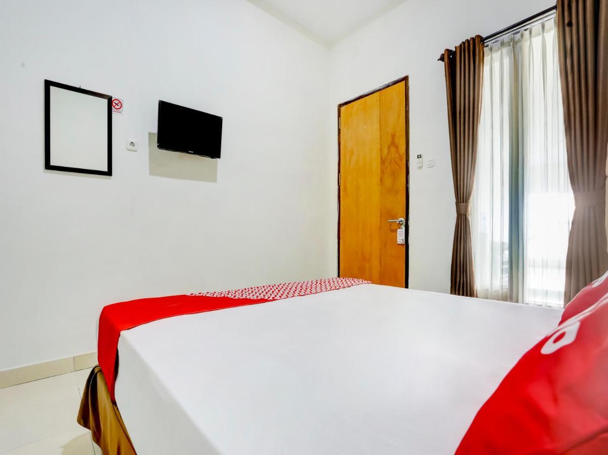 Oyo 3884 Dixie Syariah Guest House サマリンダ エクステリア 写真