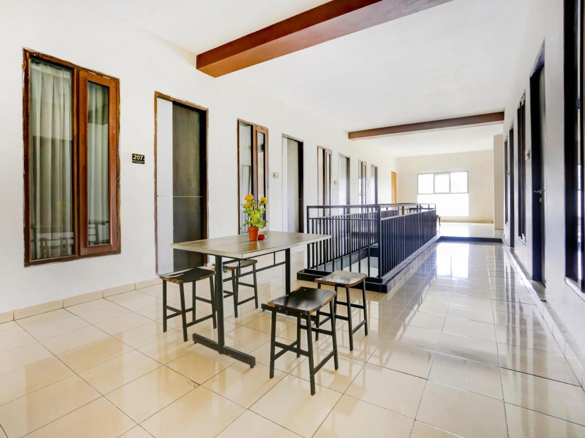 Oyo 3884 Dixie Syariah Guest House サマリンダ エクステリア 写真